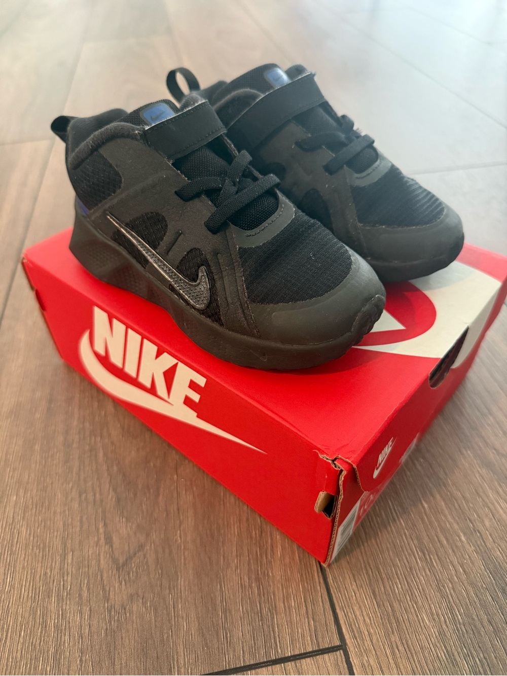 Nike Kids Black Hook-and-Loop Athletic Sneakers